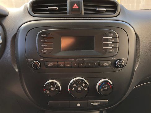 Used 2014 Kia Soul + image 14