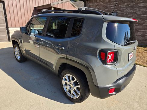 Used 2022 Jeep Renegade Sport w/ Sport Appearance Group image 4