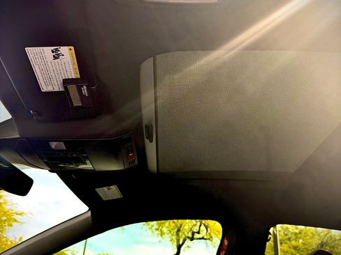 Used 2023 Volkswagen Jetta GLI Autobahn image 10