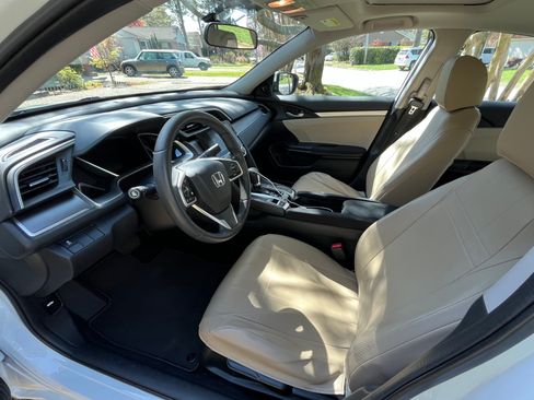 Used 2018 Honda Civic EX image 10