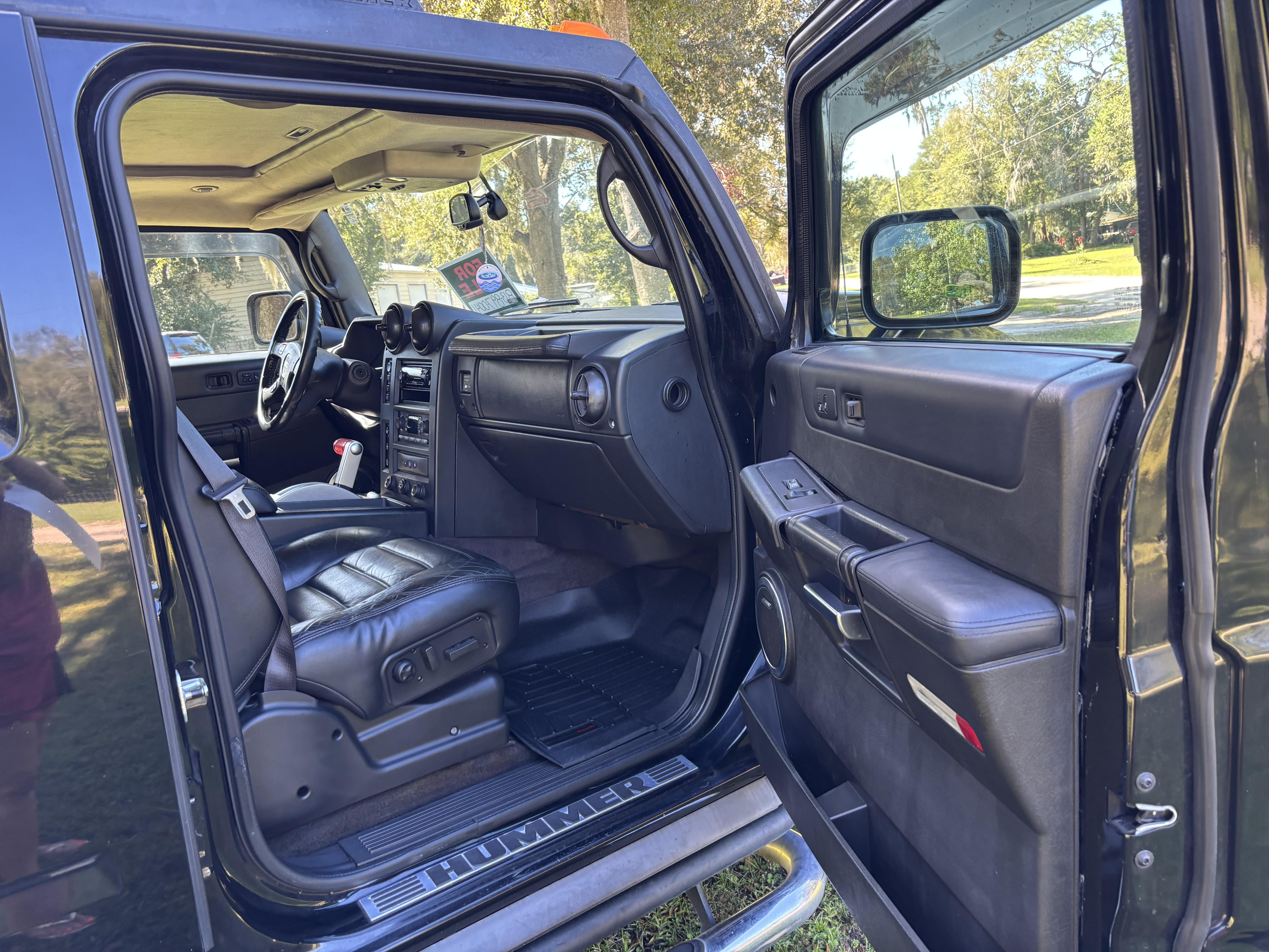 Used 2005 HUMMER H2 w/ Preferred Equipment Group AWD/4WD image 9
