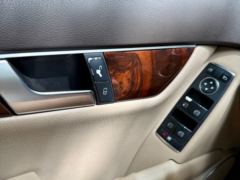 Used 2014 Mercedes-Benz C 250 Sedan image 12