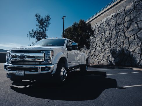 Used 2019 Ford F450 Lariat w/ Chrome Package image 5