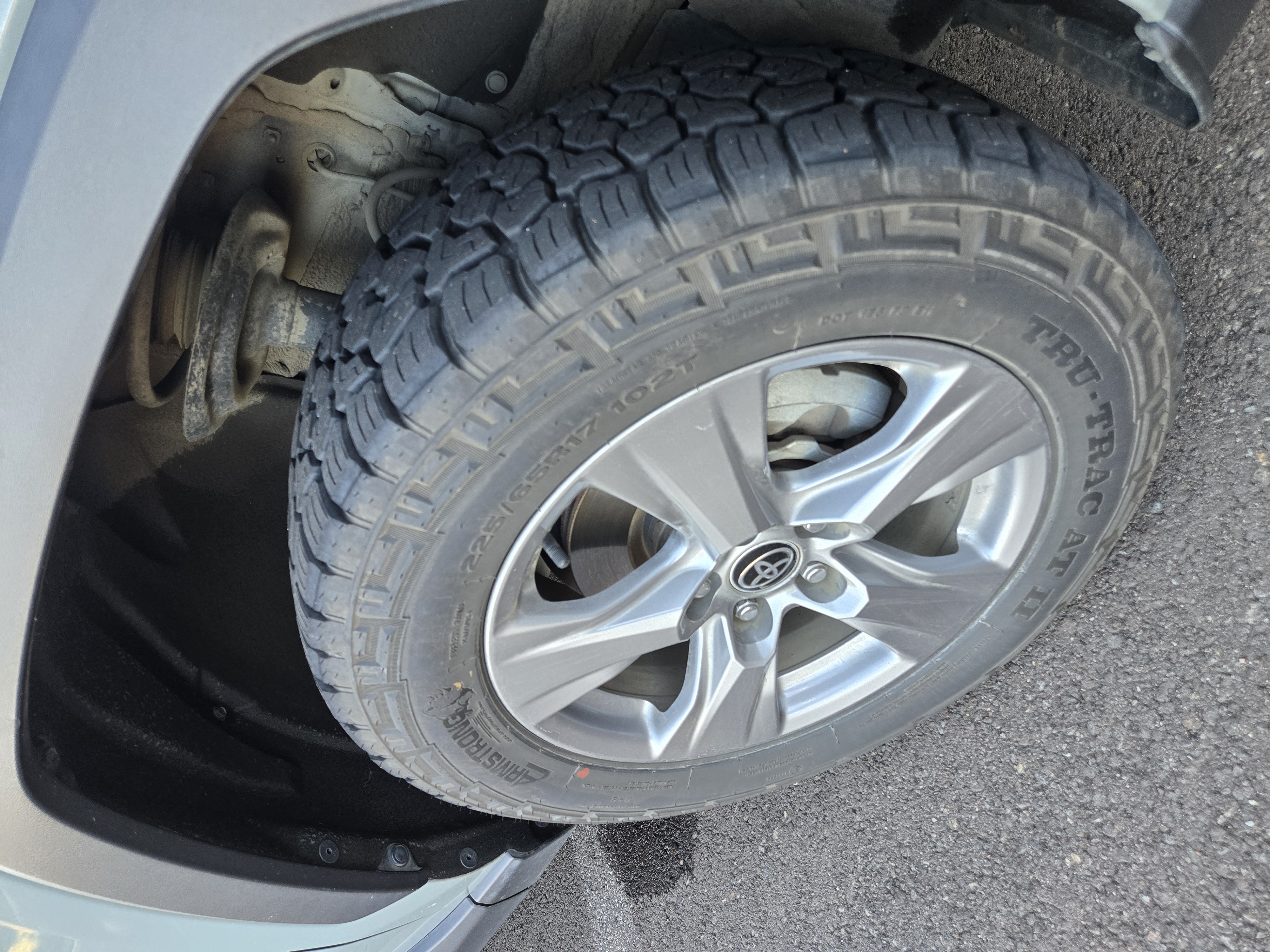 Used 2022 Toyota RAV4 XLE AWD/4WD image 19