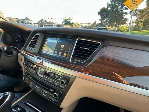 Used 2017 Genesis G80 3.8 image 17