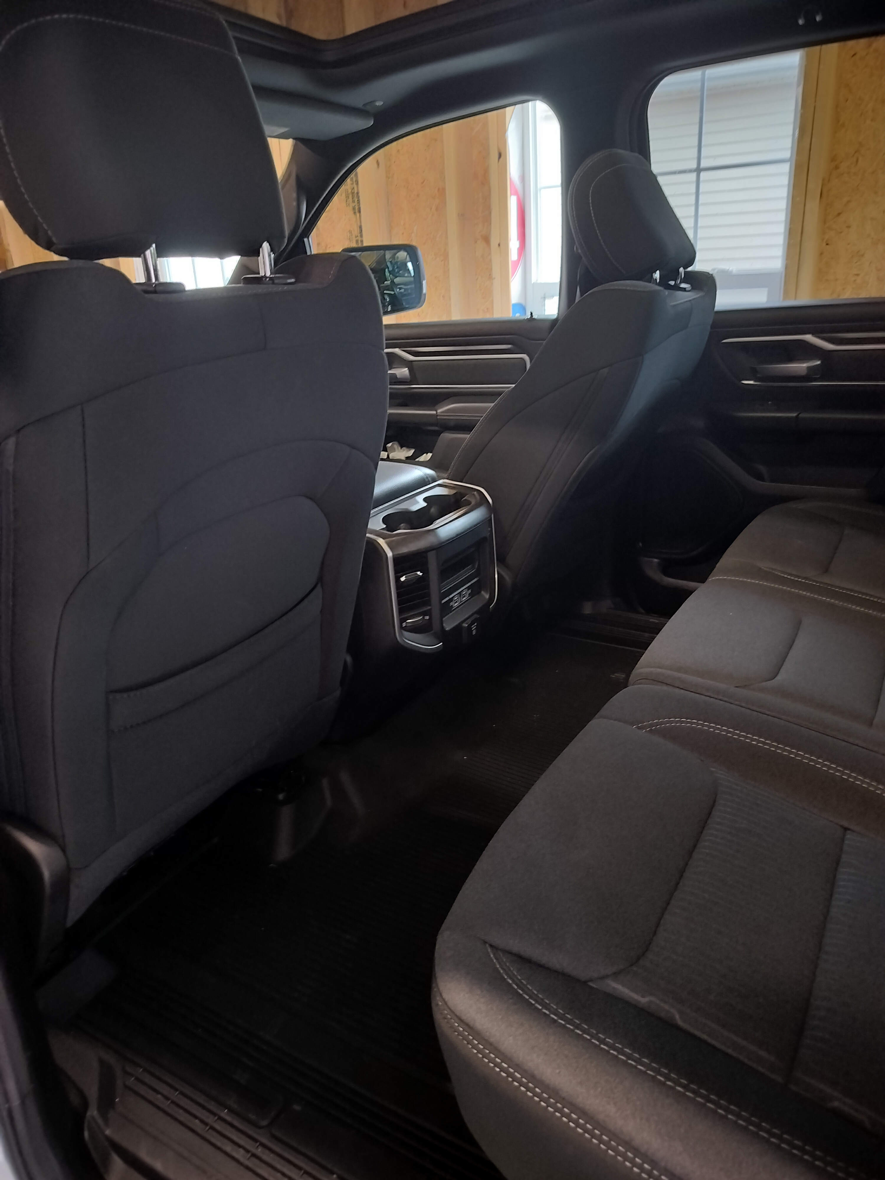 Used 2022 RAM 1500 Big Horn AWD/4WD image 9