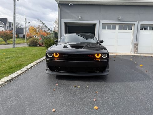 Used 2022 Dodge Challenger R/T Scat Pack RWD image 1
