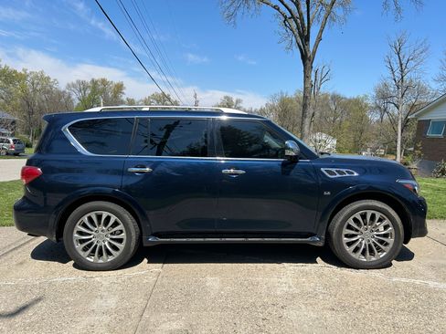 Used 2016 INFINITI QX80 4WD w/ Deluxe Technology Package image 1