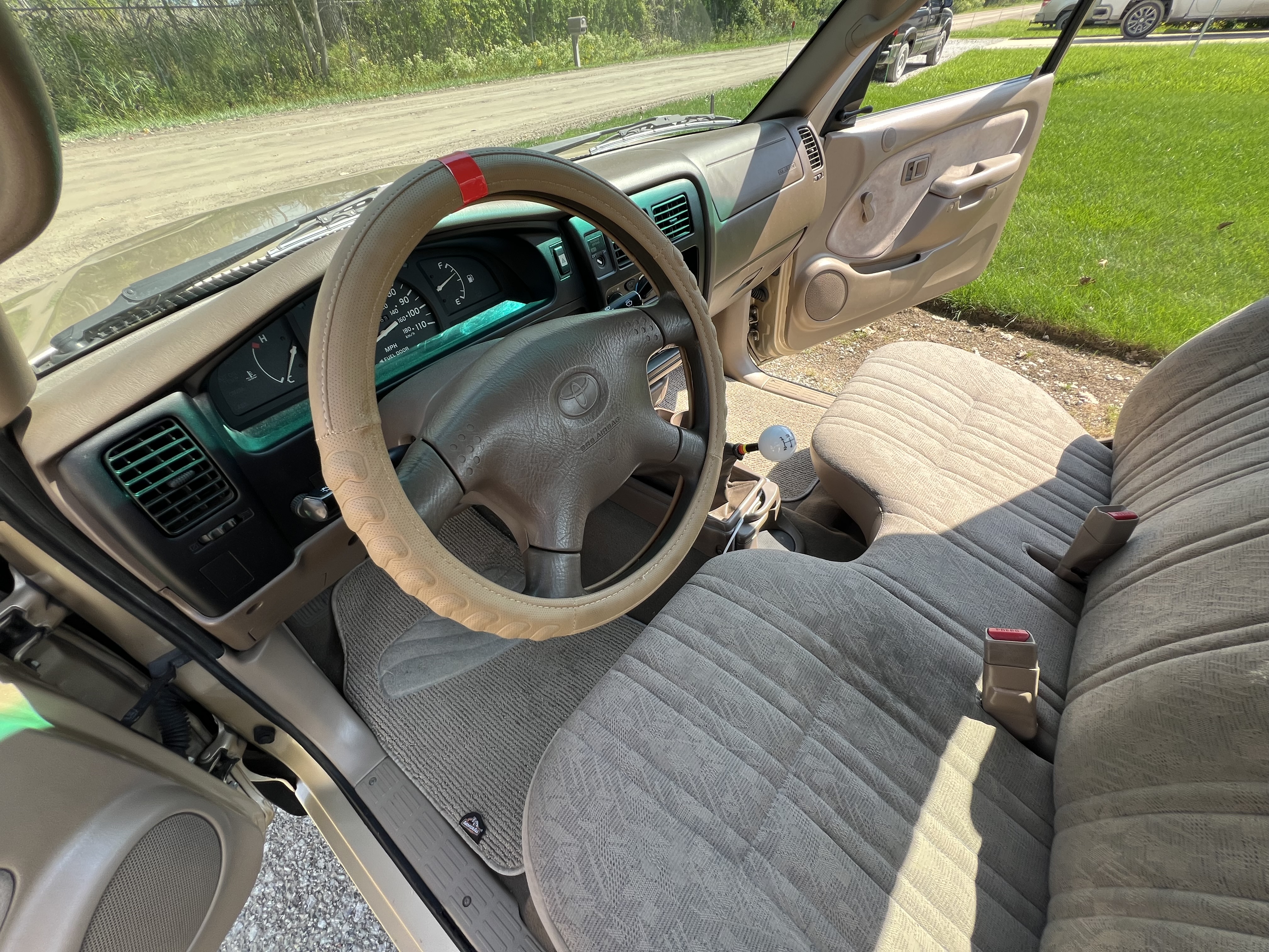 Used 2002 Toyota Tacoma 2WD Regular Cab w/ Enhancement Pkg image 21
