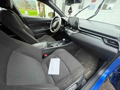 Used 2019 Toyota C-HR LE image 16