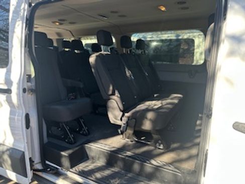 Used 2017 Ford Transit 350 XLT image 6