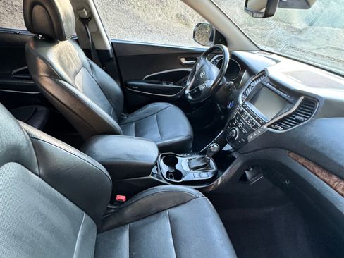 Used 2017 Hyundai Santa Fe FWD image 6