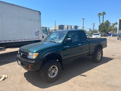 Used 2000 Toyota Tacoma PreRunner image 2