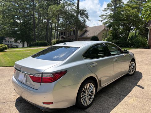 Used 2013 Lexus ES 350 w/ Luxury Pkg FWD image 6