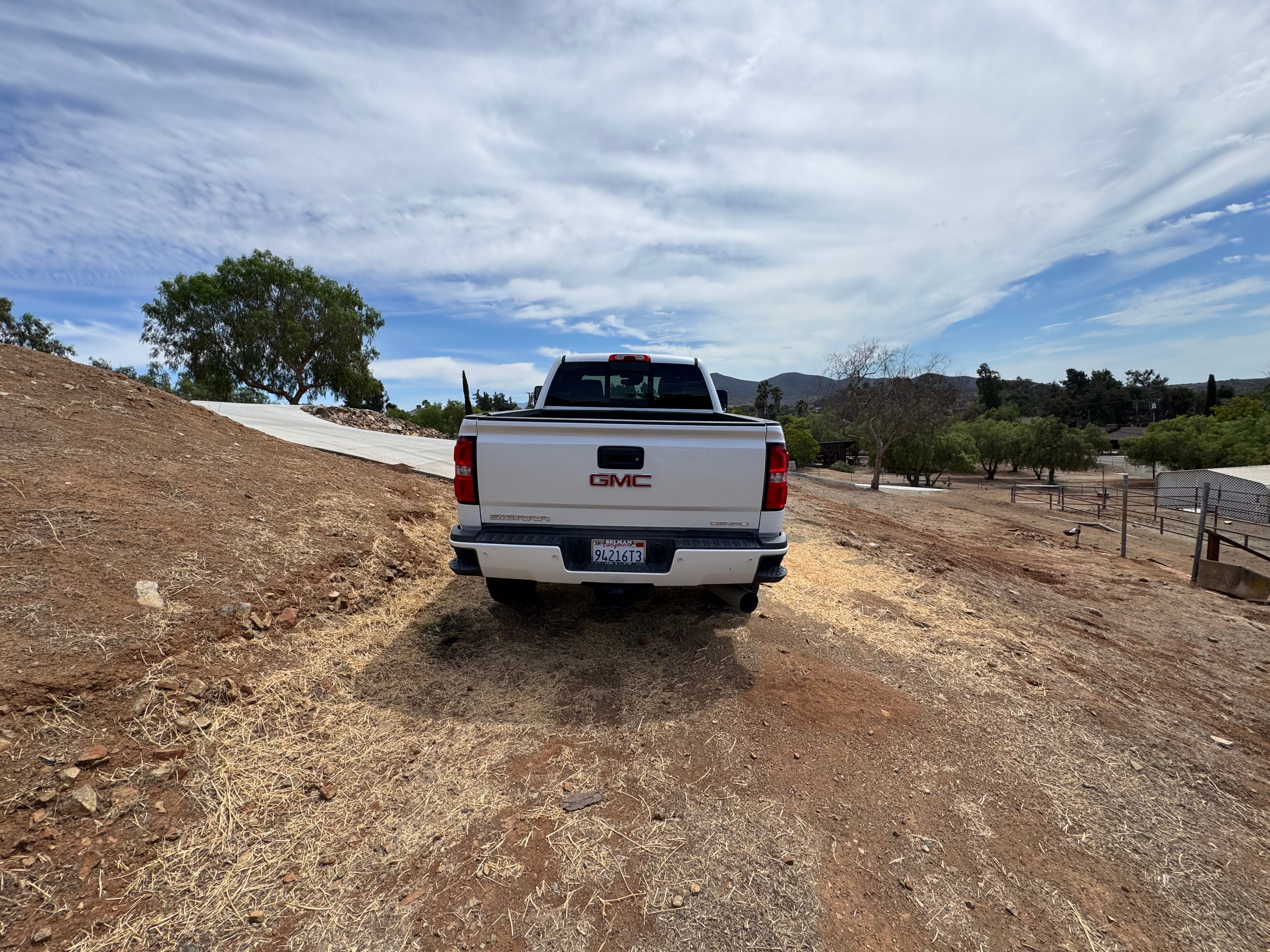 Used 2019 GMC Sierra 2500 Denali w/ Duramax Plus Package AWD/4WD image 11