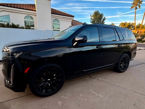 Used 2023 Cadillac Escalade Sport w/ LPO, ONYX Package image 5