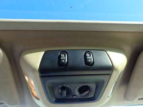 Used 2004 Ford Expedition Eddie Bauer image 24