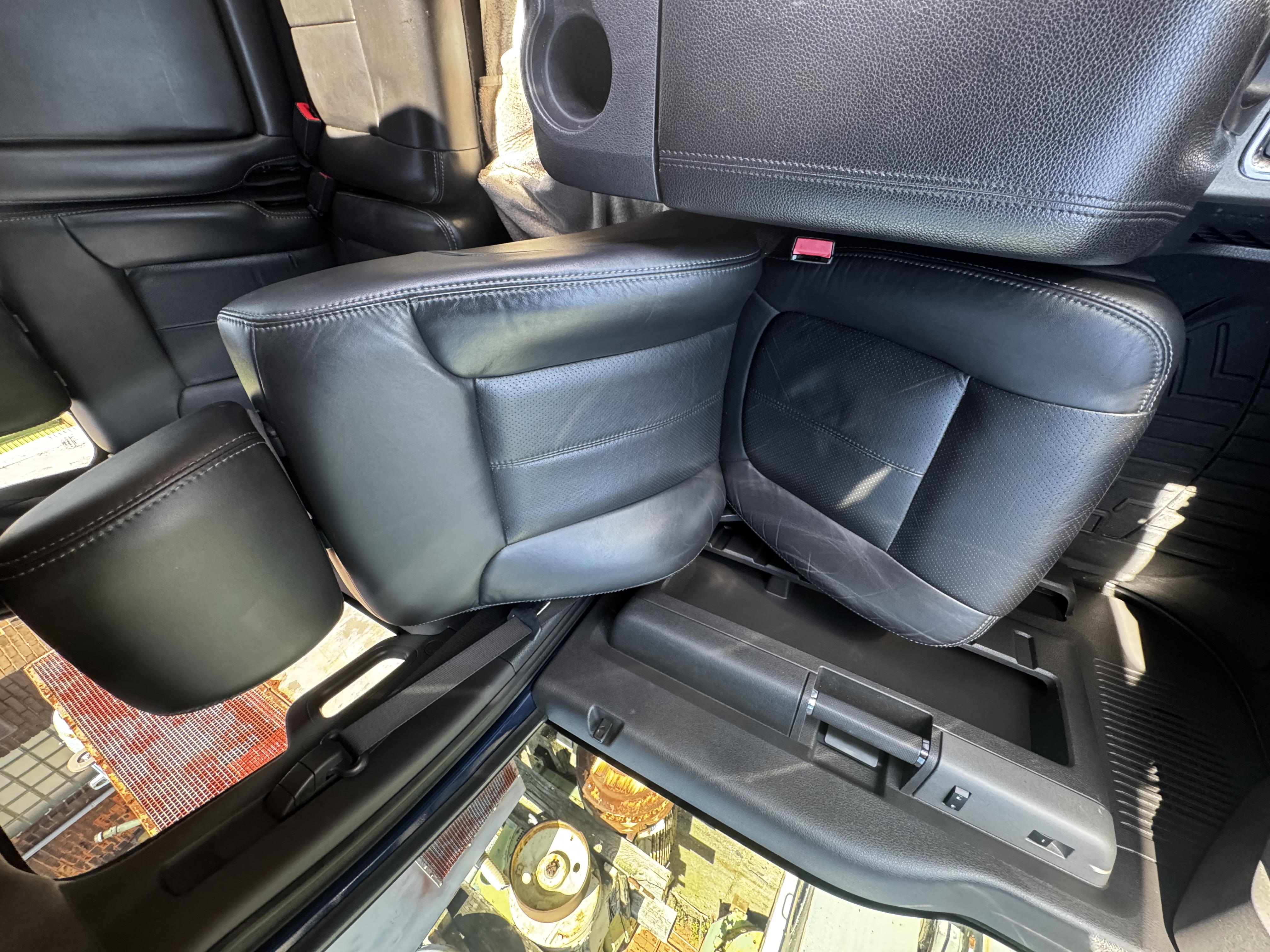 Used 2011 Ford F250 Lariat w/ Lariat Interior Pkg AWD/4WD image 6