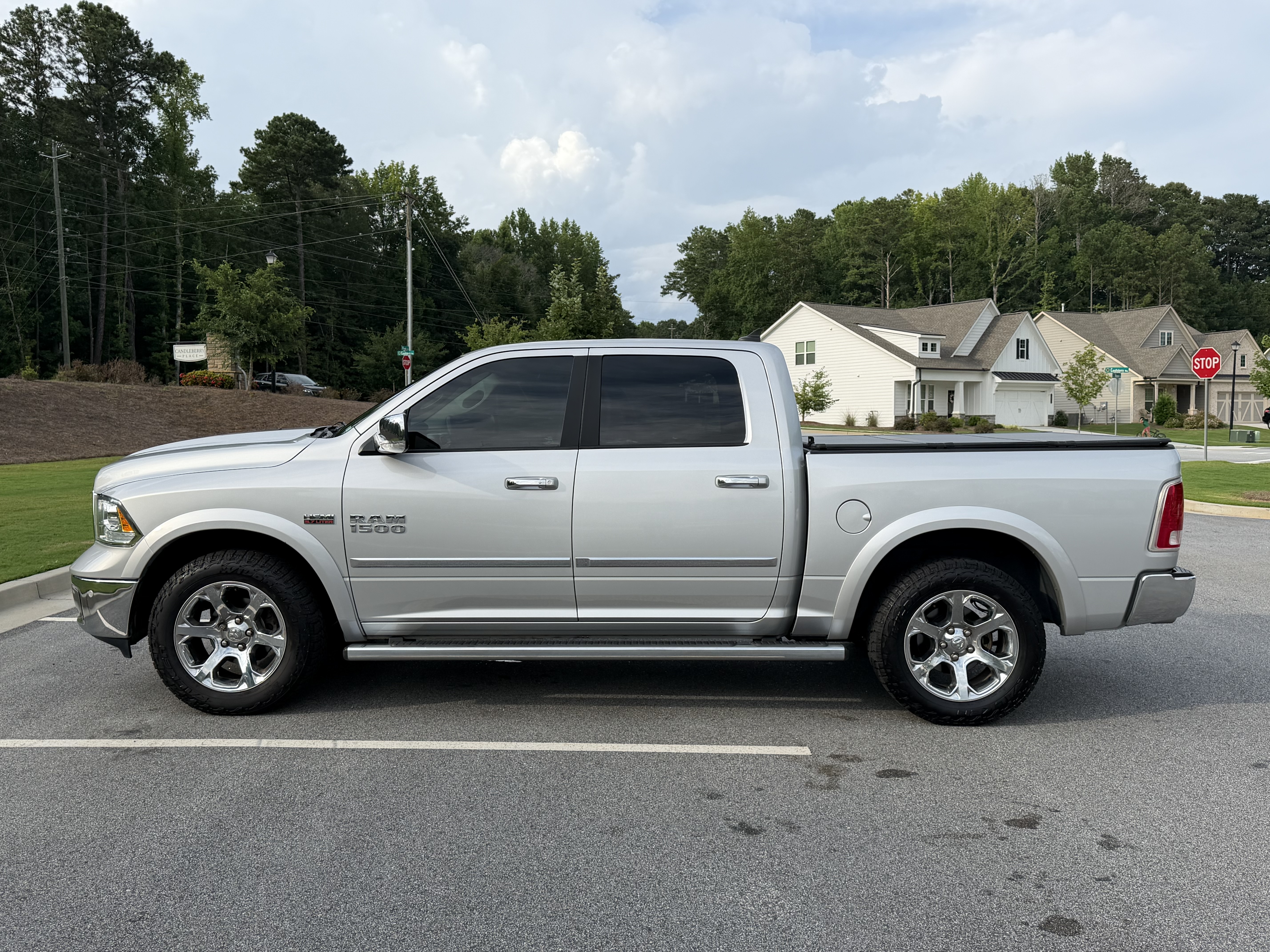 Used 2016 RAM 1500 Laramie w/ Convenience Group AWD/4WD image 10