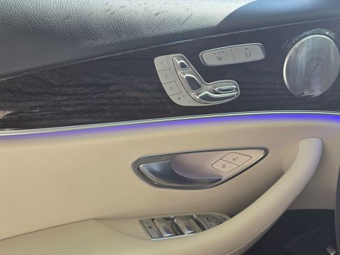 Used 2017 Mercedes-Benz E 300 image 8