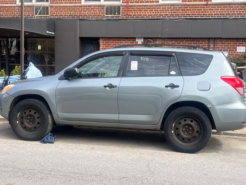 Used 2007 Toyota RAV4 4WD image 1