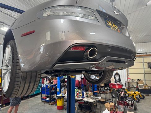 Used 2014 Aston Martin DB9 Coupe image 29