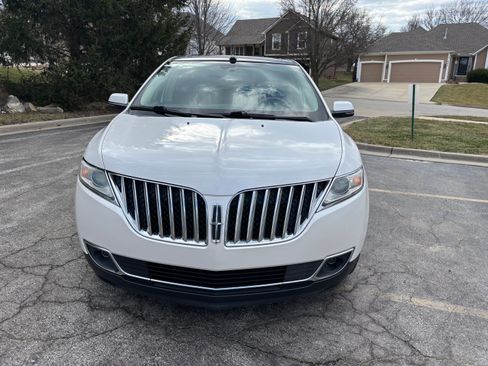 Used 2014 Lincoln MKX AWD w/ Equipment Group 102A image 2