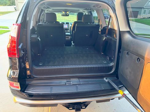 Used 2019 Lexus GX 460 Luxury AWD/4WD image 12