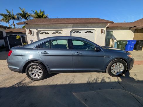 Used 2010 Ford Taurus SE image 10
