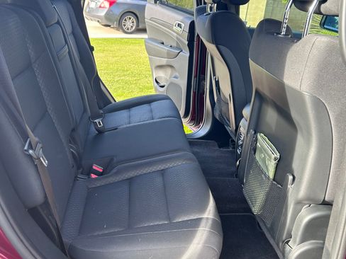 Used 2019 Jeep Grand Cherokee Laredo w/ 18" Wheel & 8.4" Radio Group image 6