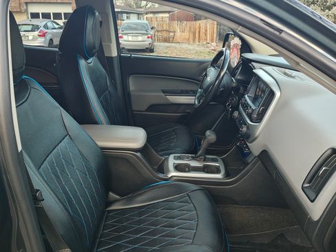 Used 2018 Chevrolet Colorado LT w/ Safety Package image 22