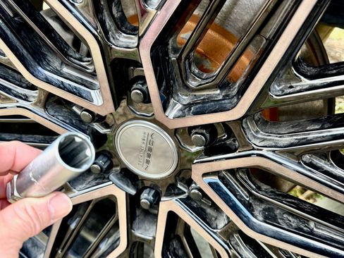 Used 2021 GMC Sierra 1500 AT4 w/ AT4 Value Package image 8