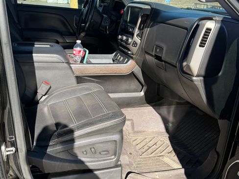 Used 2017 GMC Sierra 3500 Denali w/ Duramax Plus Package image 10