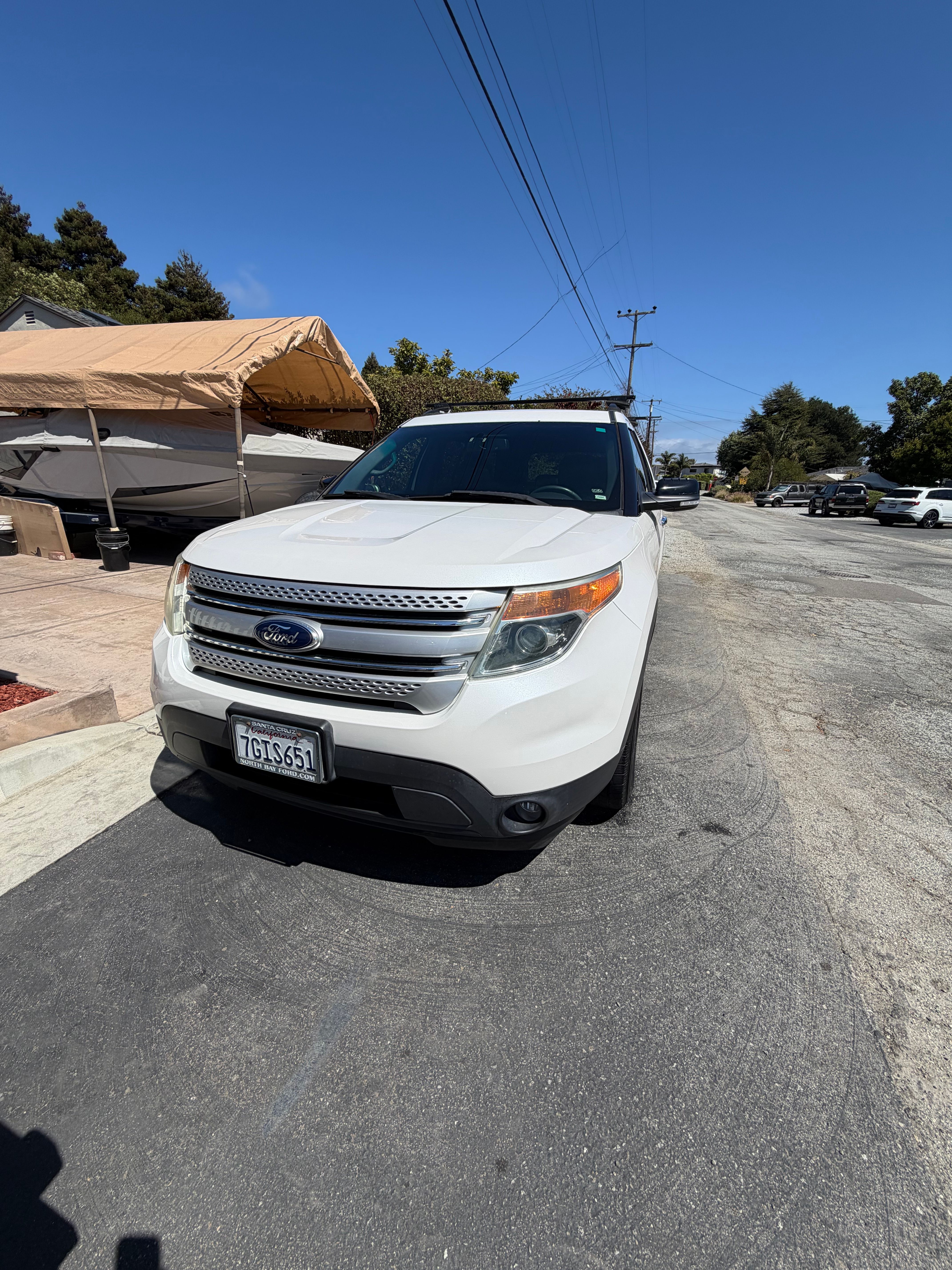 Used 2015 Ford Explorer XLT w/ Equipment Group 202A FWD image 2