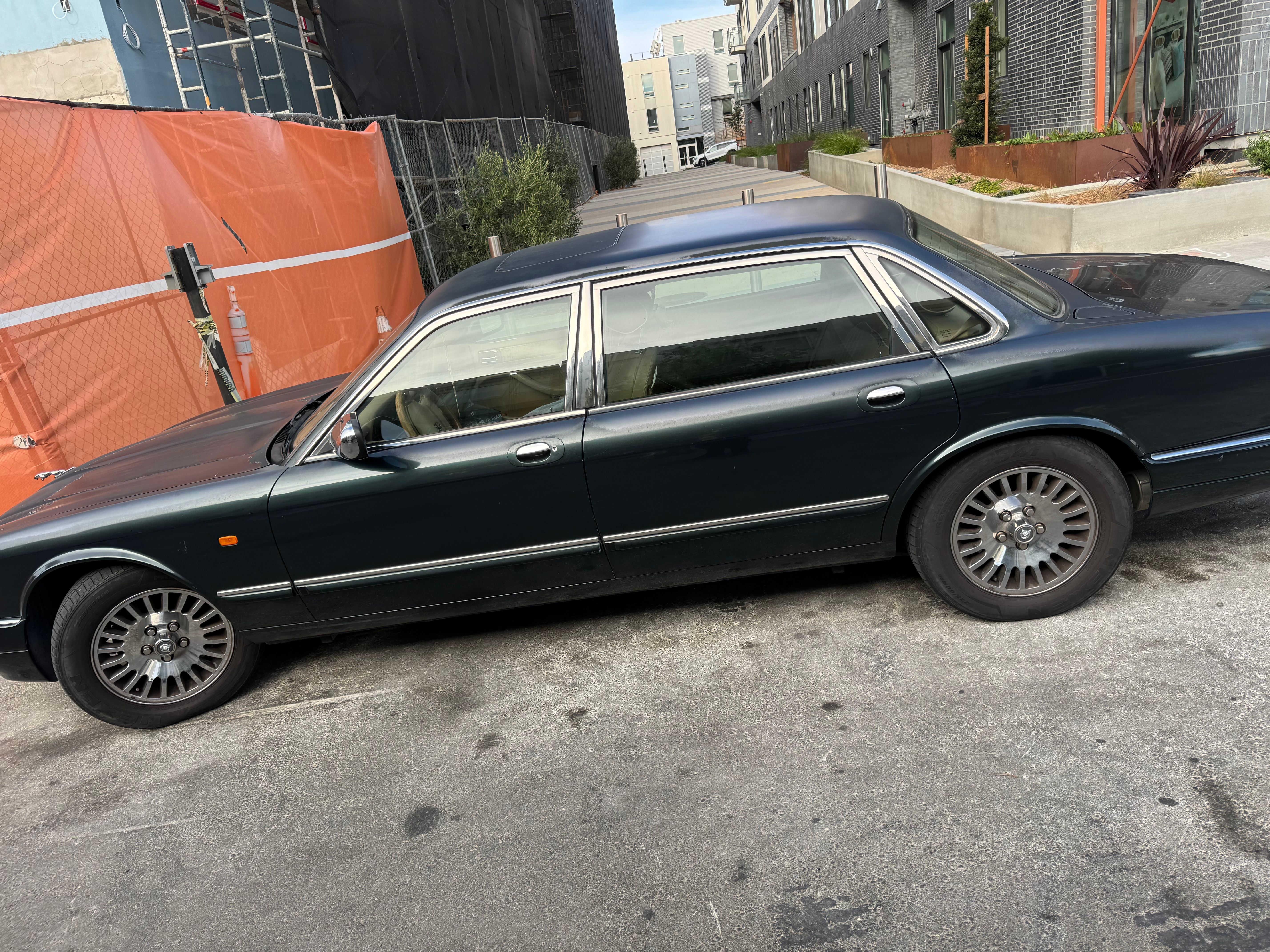Used 1996 Jaguar XJ Vanden Plas RWD image 2