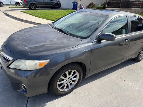Used 2011 Toyota Camry Hybrid FWD image 1