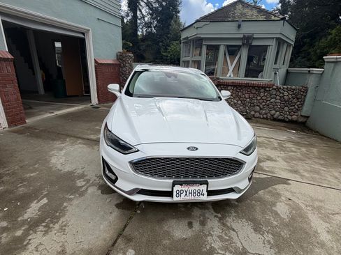 Used 2019 Ford Fusion Titanium image 4
