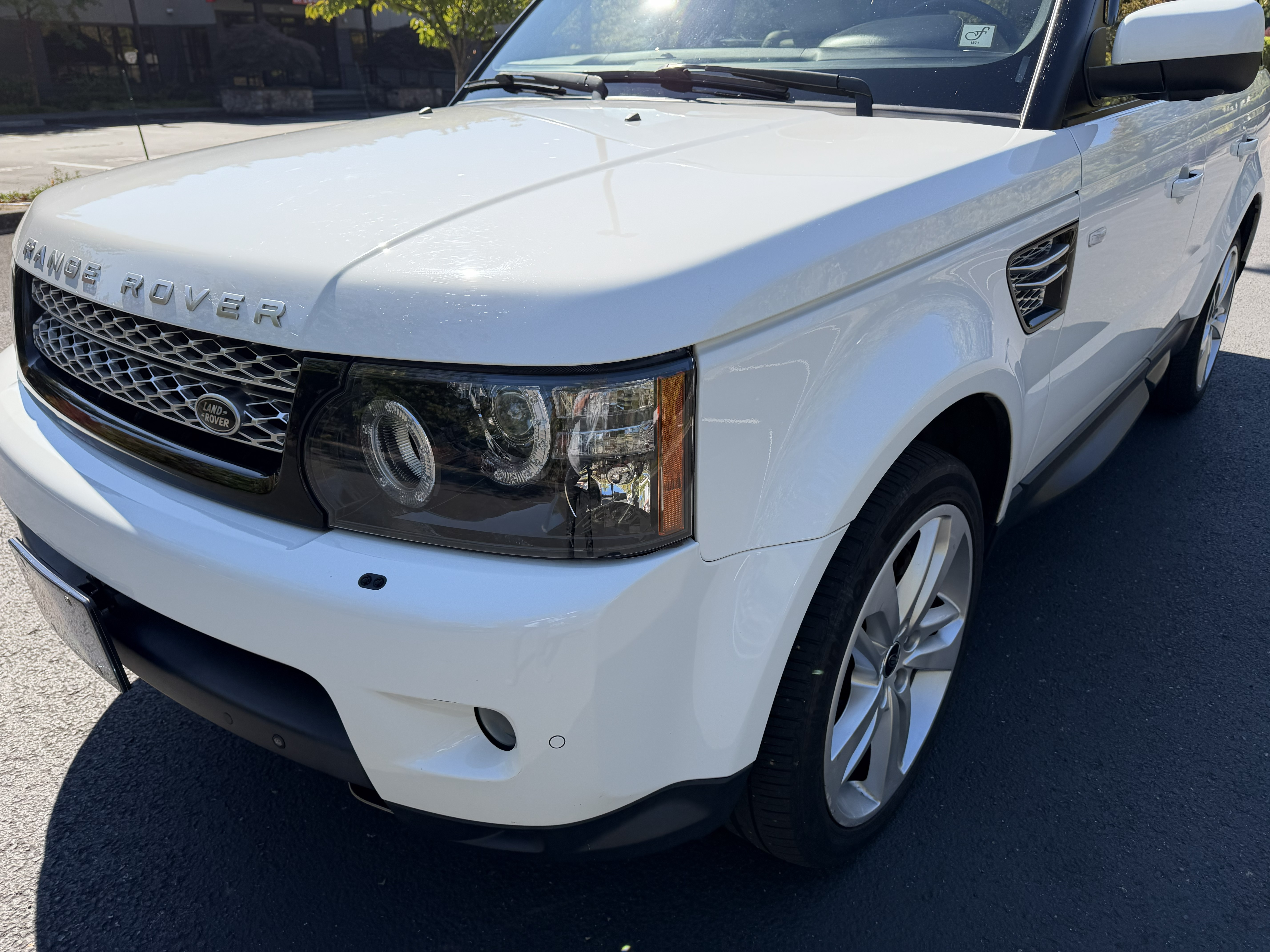 Used 2013 Land Rover Range Rover Sport HSE LUX w/ Luxury Interior Pkg AWD/4WD image 10