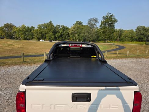 Used 2022 Chevrolet Colorado LT w/ Luxury Package image 17