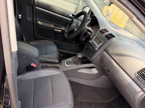 Used 2009 Volkswagen Jetta SE FWD image 14