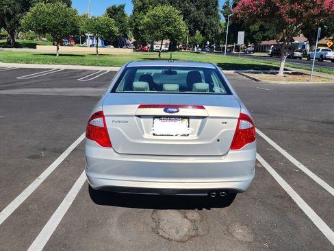 Used 2010 Ford Fusion SE image 4