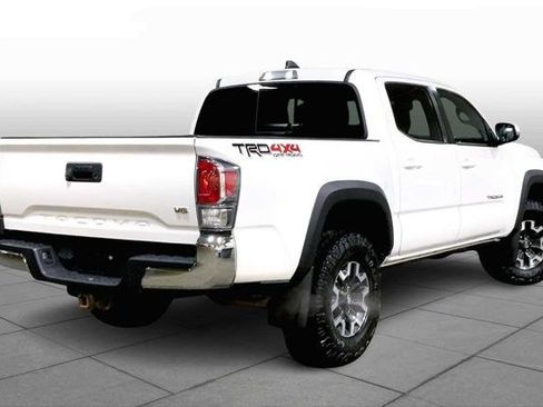 Used 2020 Toyota Tacoma TRD Off-Road w/ Technology Package image 2