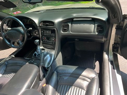 Used 2002 Chevrolet Corvette Convertible w/ Preferred Equipment Group2 RWD image 14