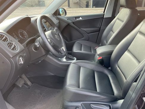 Used 2016 Volkswagen Tiguan S image 8