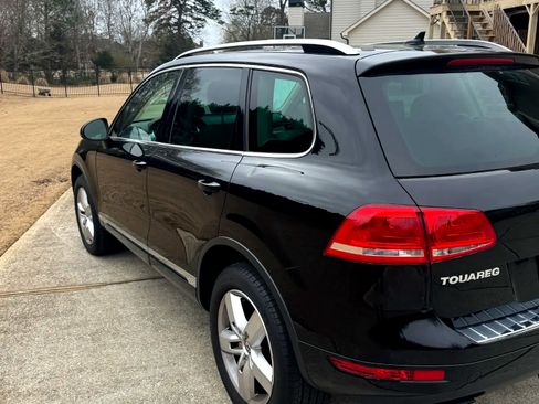 Used 2012 Volkswagen Touareg VR6 image 4