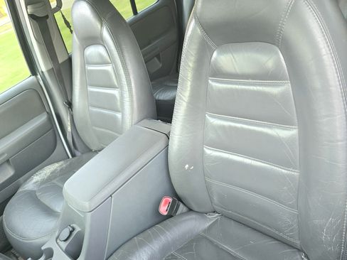 Used 2002 Ford Explorer XLT image 1