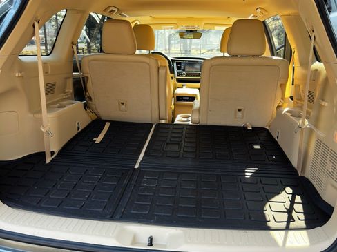 Used 2019 Toyota Highlander XLE image 19