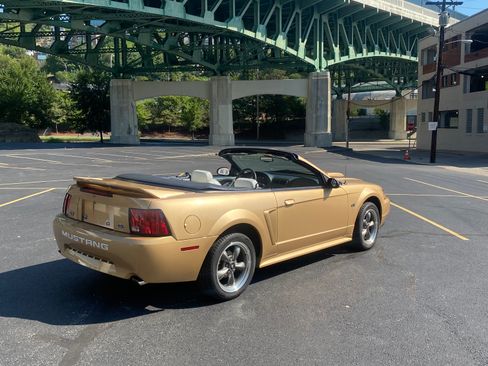 Used 2000 Ford Mustang GT RWD image 10