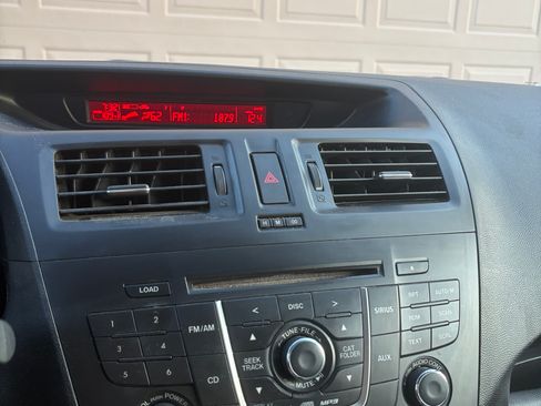 Used 2012 MAZDA MAZDA5 Touring FWD image 11