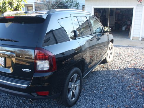 Used 2016 Jeep Compass High Altitude image 30